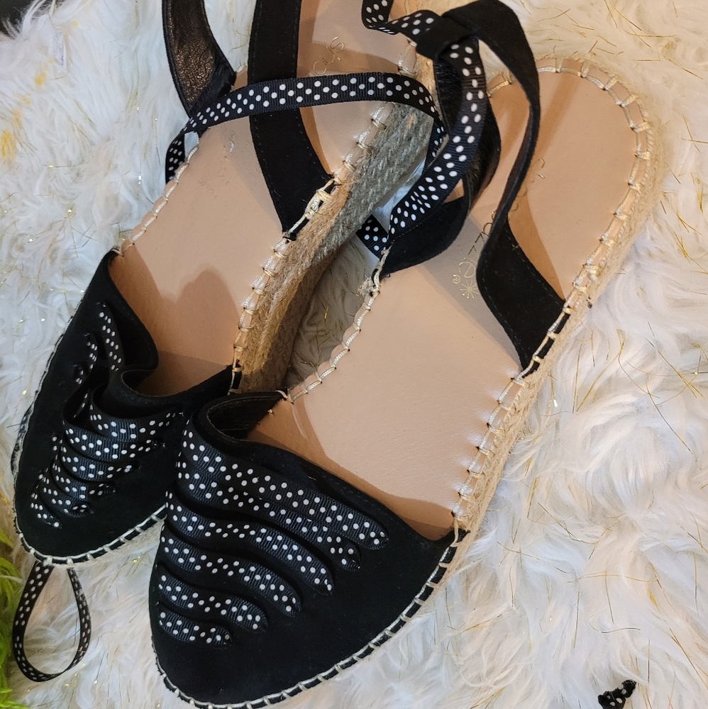 Shoes - Picture 8 of 8